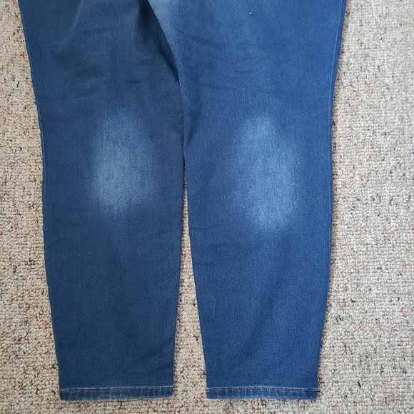 Ladies Maurices Mid Rise Dark Wash Jeans Size 24W - Picture 6 of 10